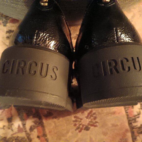 CIRCUS Black Patent with Plaid Loafers 8M - Picture 5 of 6